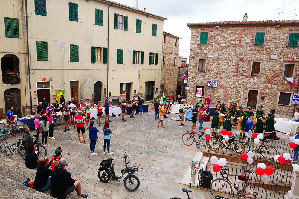 Gavorrano piazza principale Ciclostorica La Leopoldina
